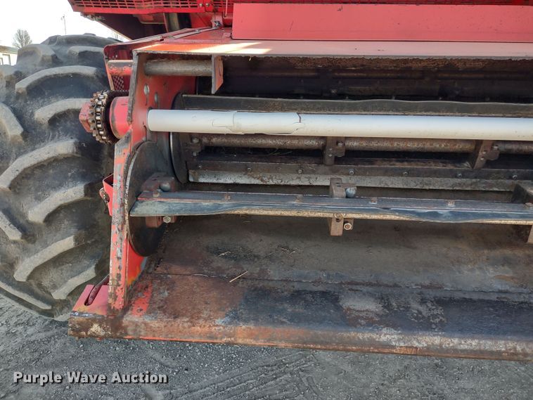 image for item DR8263 1982 Massey Ferguson 860  RWA combine