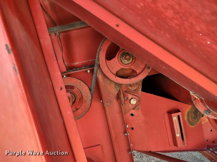 image for item DR8263 1982 Massey Ferguson 860  RWA combine