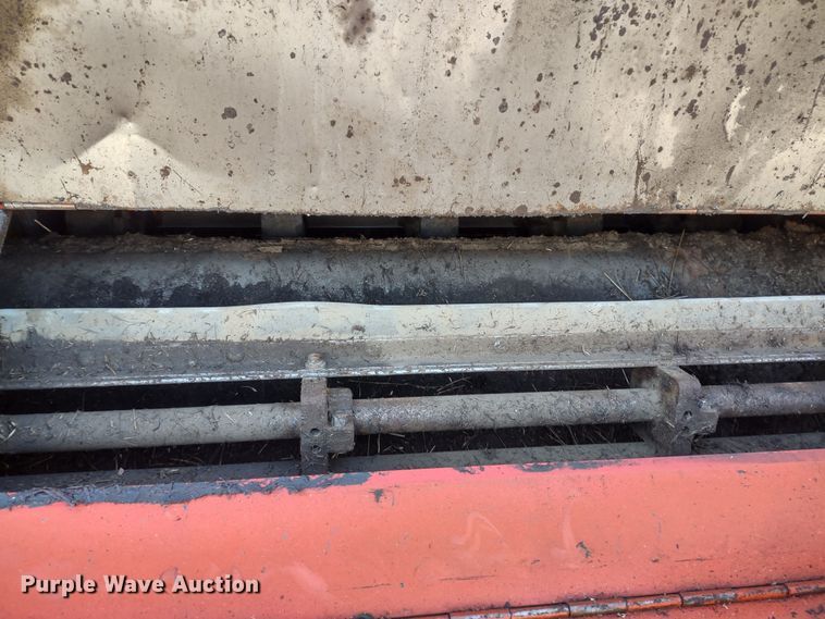 image for item DR8263 1982 Massey Ferguson 860  RWA combine