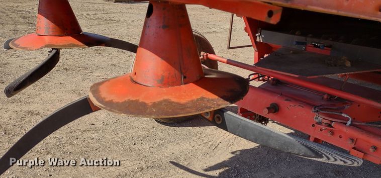 image for item DR8263 1982 Massey Ferguson 860  RWA combine