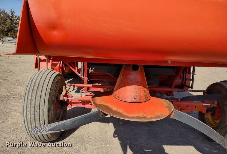 image for item DR8263 1982 Massey Ferguson 860  RWA combine