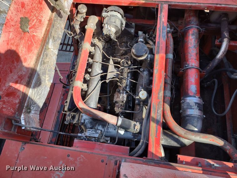 image for item DR8263 1982 Massey Ferguson 860  RWA combine