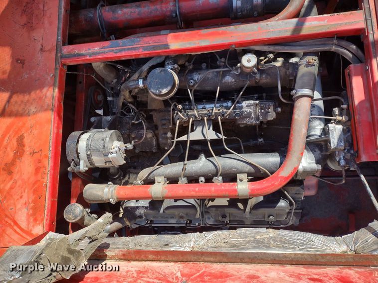 image for item DR8263 1982 Massey Ferguson 860  RWA combine