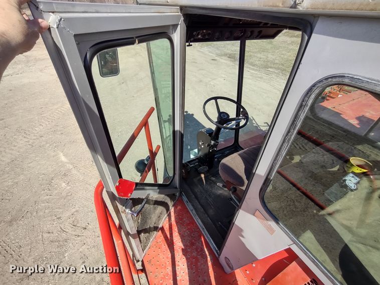 image for item DR8263 1982 Massey Ferguson 860  RWA combine