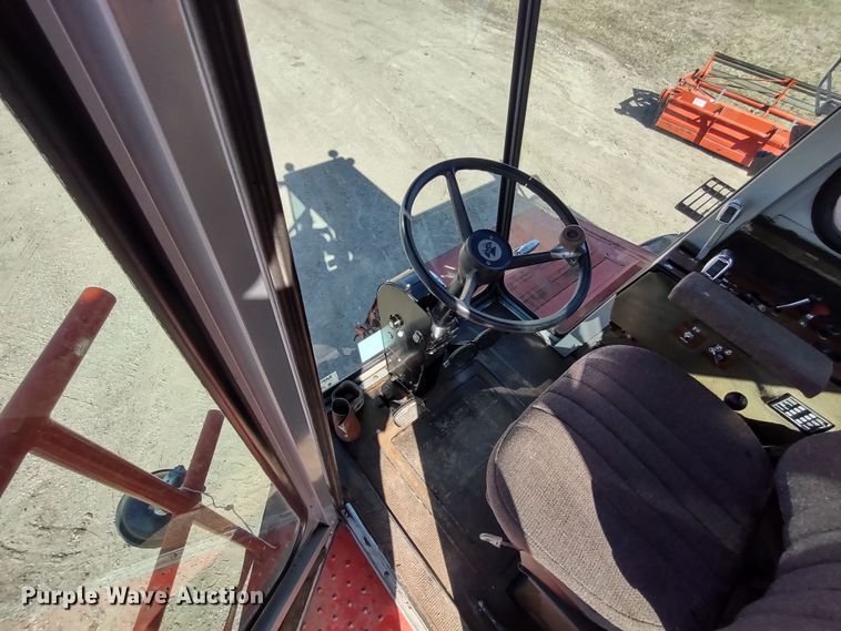 image for item DR8263 1982 Massey Ferguson 860  RWA combine