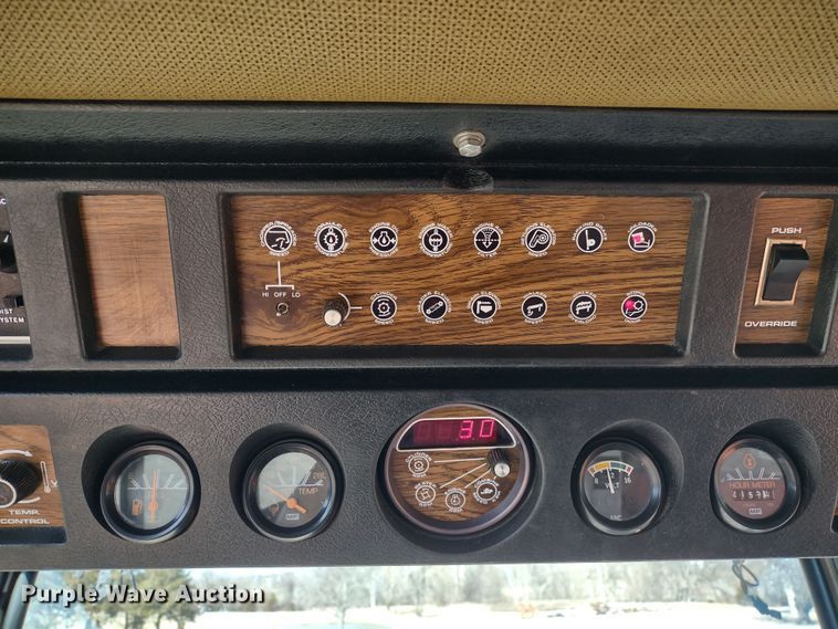 image for item DR8263 1982 Massey Ferguson 860  RWA combine