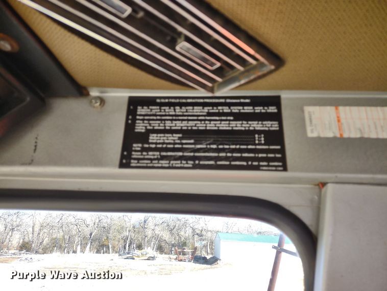 image for item DR8263 1982 Massey Ferguson 860  RWA combine