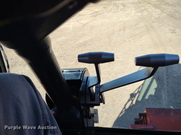 image for item DR8263 1982 Massey Ferguson 860  RWA combine