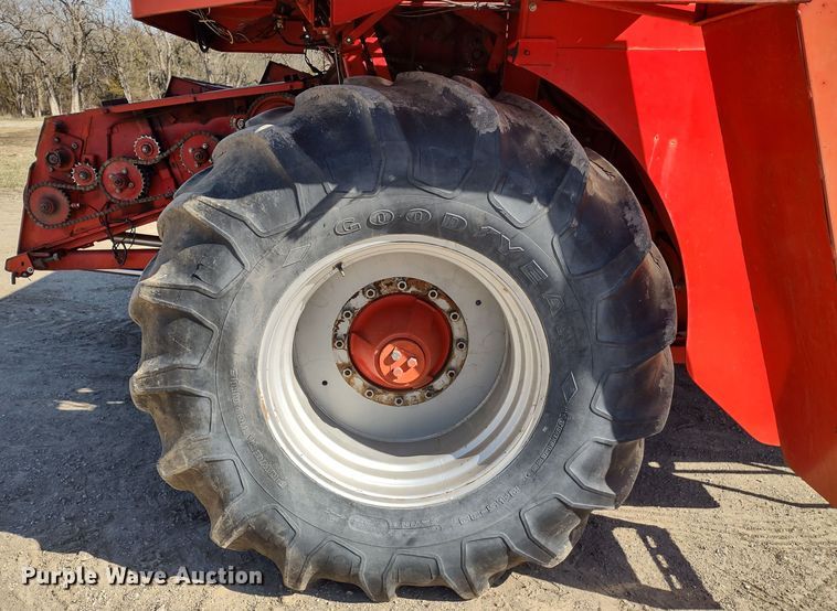 image for item DR8263 1982 Massey Ferguson 860  RWA combine