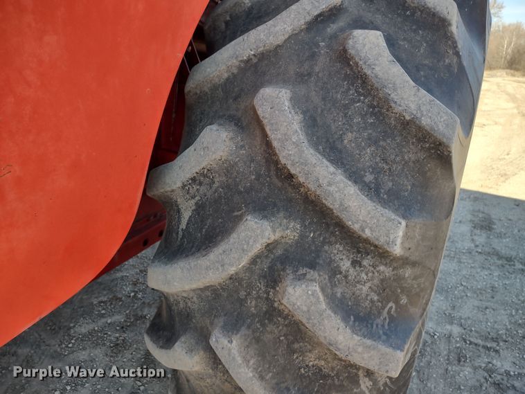 image for item DR8263 1982 Massey Ferguson 860  RWA combine