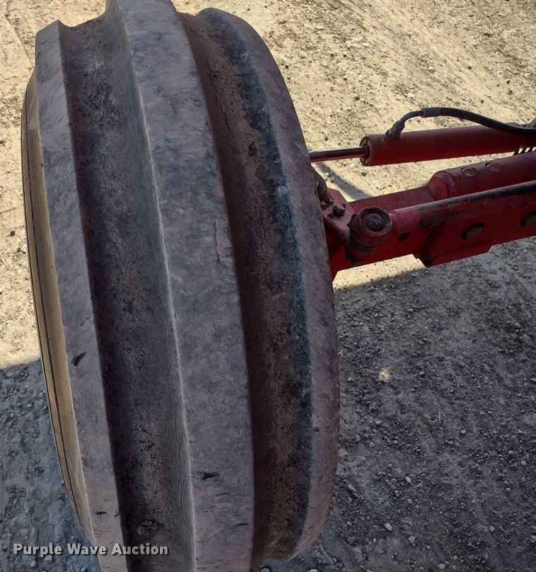 image for item DR8263 1982 Massey Ferguson 860  RWA combine