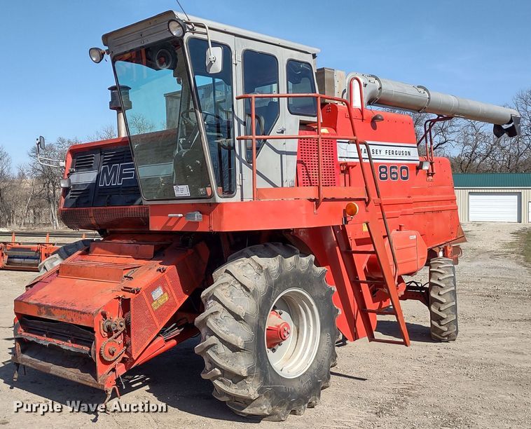 image for item DR8264 1981 Massey Ferguson 860  RWA combine