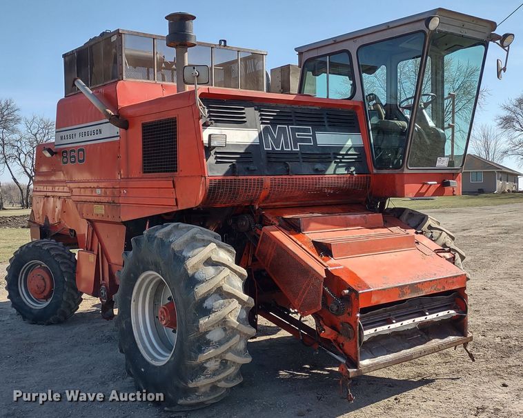 image for item DR8264 1981 Massey Ferguson 860  RWA combine