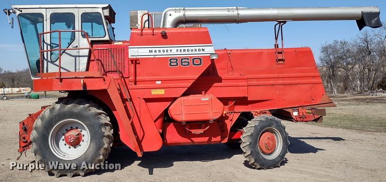 image for item DR8264 1981 Massey Ferguson 860  RWA combine