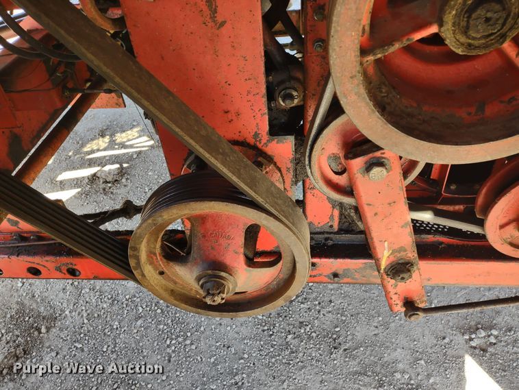 image for item DR8264 1981 Massey Ferguson 860  RWA combine