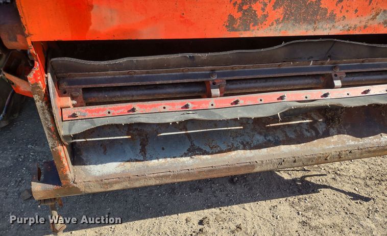 image for item DR8264 1981 Massey Ferguson 860  RWA combine