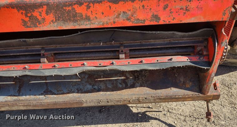 image for item DR8264 1981 Massey Ferguson 860  RWA combine
