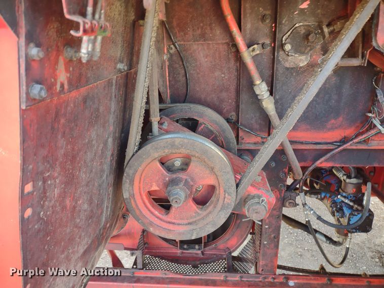 image for item DR8264 1981 Massey Ferguson 860  RWA combine