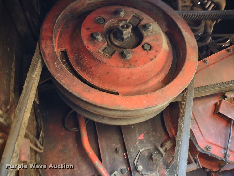 image for item DR8264 1981 Massey Ferguson 860  RWA combine