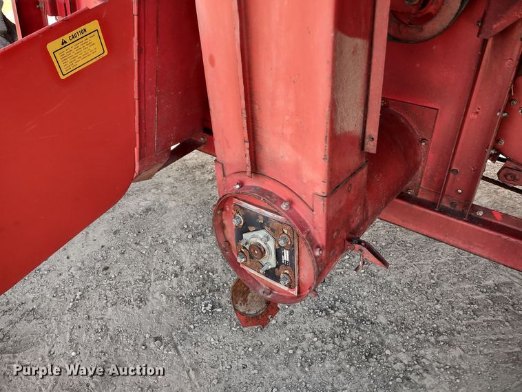 image for item DR8264 1981 Massey Ferguson 860  RWA combine