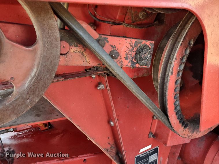 image for item DR8264 1981 Massey Ferguson 860  RWA combine