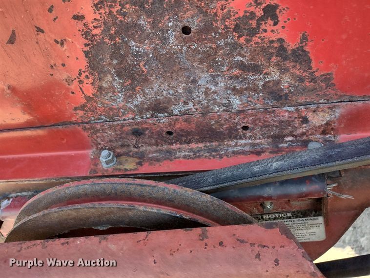 image for item DR8264 1981 Massey Ferguson 860  RWA combine