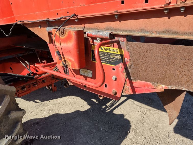 image for item DR8264 1981 Massey Ferguson 860  RWA combine