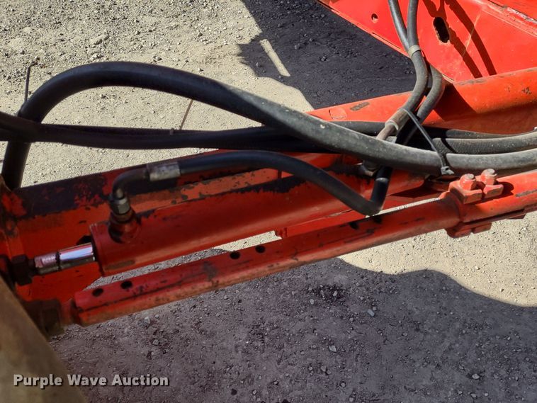 image for item DR8264 1981 Massey Ferguson 860  RWA combine