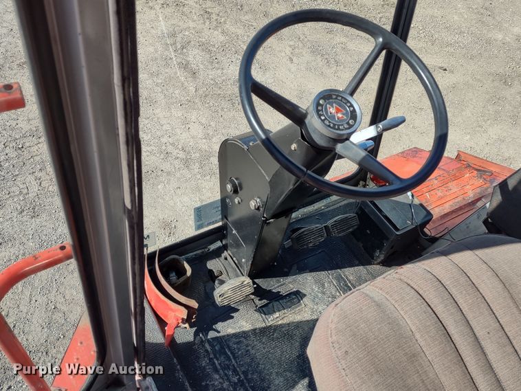 image for item DR8264 1981 Massey Ferguson 860  RWA combine