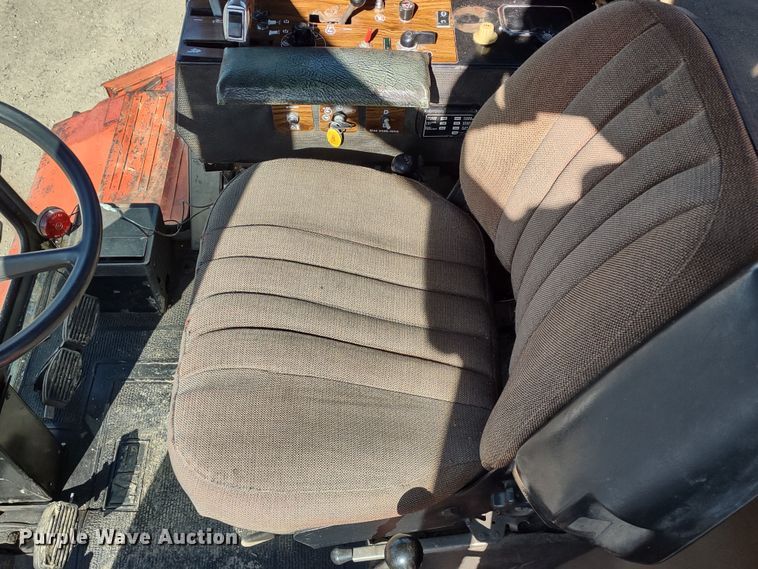 image for item DR8264 1981 Massey Ferguson 860  RWA combine