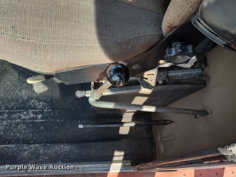 image for item DR8264 1981 Massey Ferguson 860  RWA combine