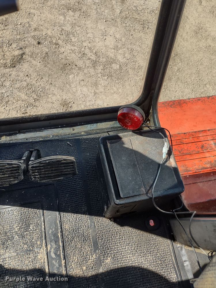 image for item DR8264 1981 Massey Ferguson 860  RWA combine