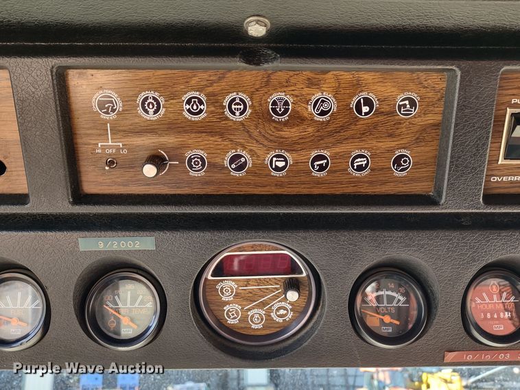 image for item DR8264 1981 Massey Ferguson 860  RWA combine