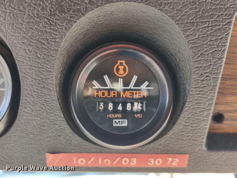 image for item DR8264 1981 Massey Ferguson 860  RWA combine