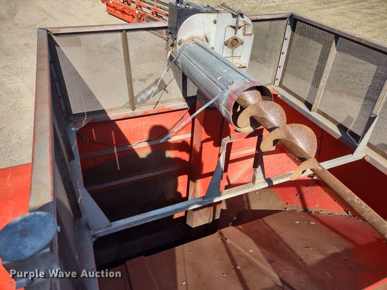 image for item DR8264 1981 Massey Ferguson 860  RWA combine