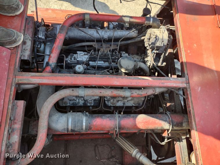 image for item DR8264 1981 Massey Ferguson 860  RWA combine