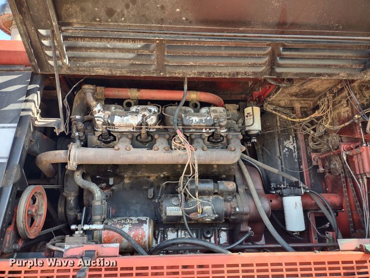 image for item DR8264 1981 Massey Ferguson 860  RWA combine