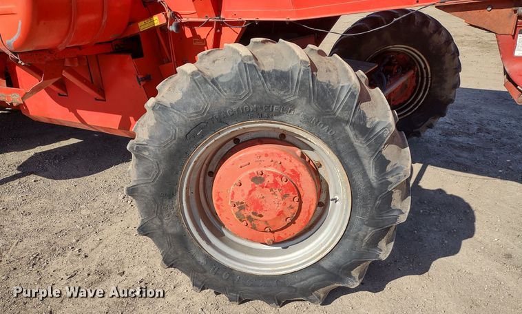 image for item DR8264 1981 Massey Ferguson 860  RWA combine