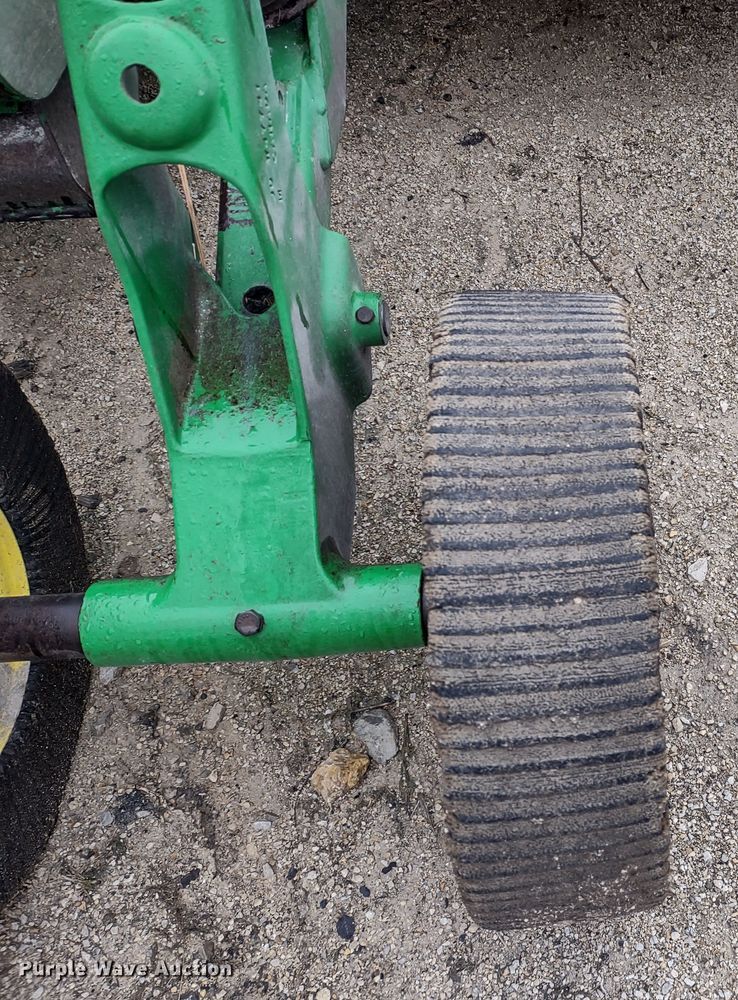 image for item DR8272 John Deere HX15  batwing rotary mower