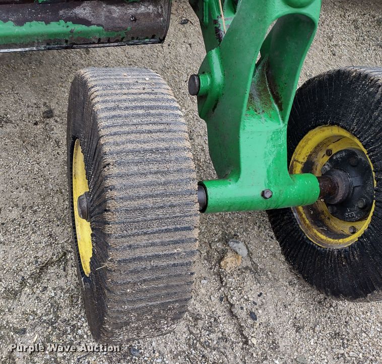 image for item DR8272 John Deere HX15  batwing rotary mower