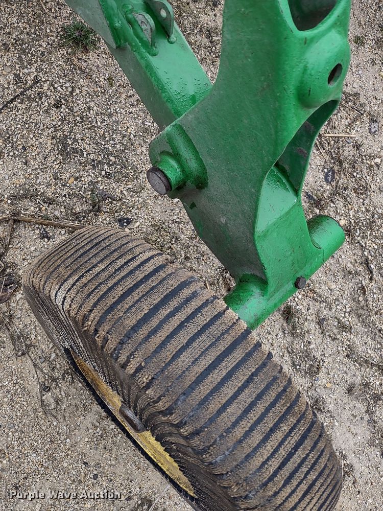 image for item DR8272 John Deere HX15  batwing rotary mower