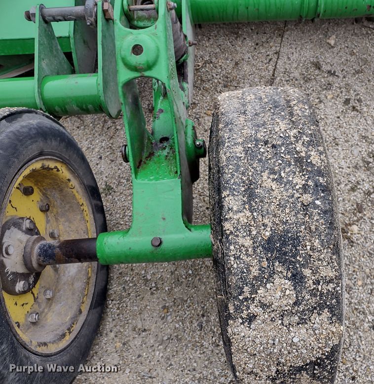 image for item DR8273 John Deere HX15  batwing rotary mower