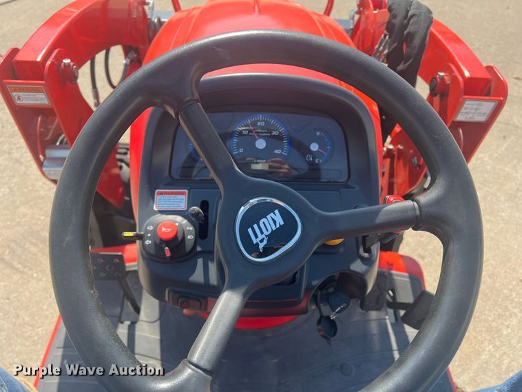 image for item DS2844 Kioti CS2220H  MFWD tractor