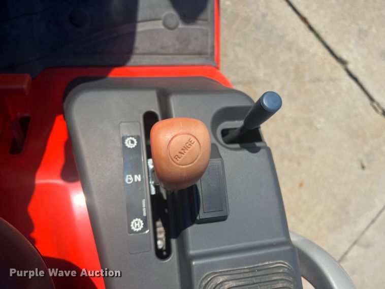 image for item DS2844 Kioti CS2220H  MFWD tractor