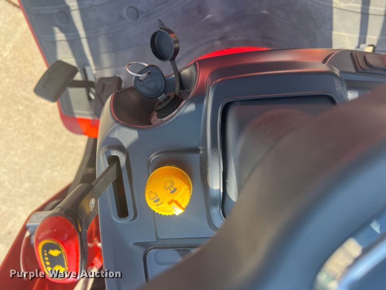 image for item DS2844 Kioti CS2220H  MFWD tractor