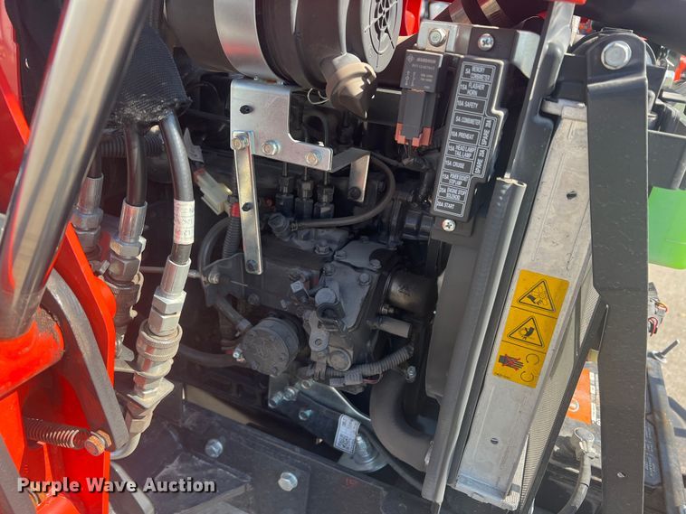 image for item DS2844 Kioti CS2220H  MFWD tractor