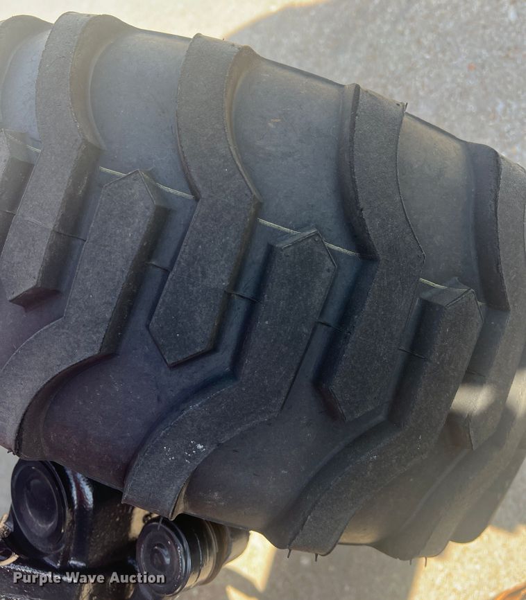 image for item DS2844 Kioti CS2220H  MFWD tractor