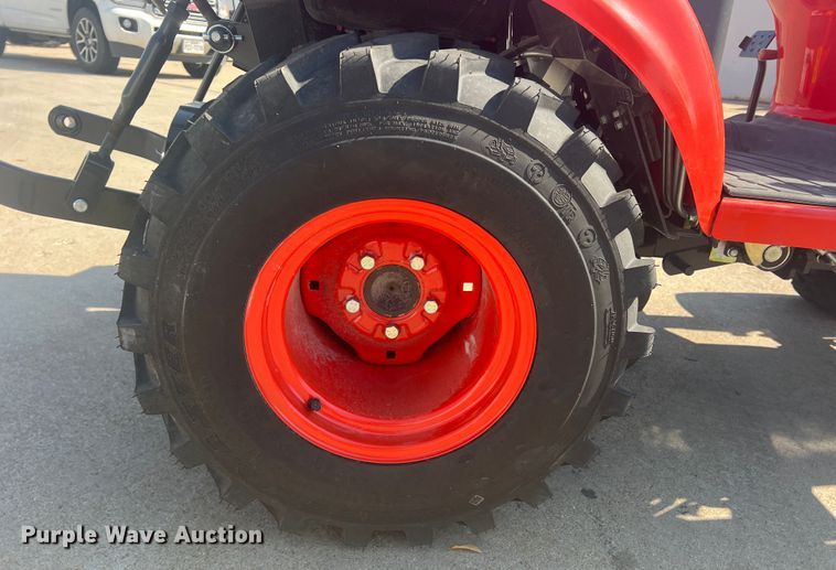 image for item DS2844 Kioti CS2220H  MFWD tractor