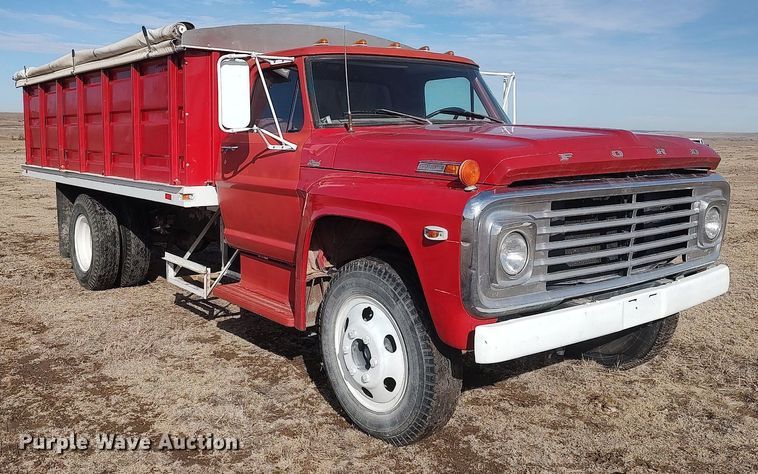 image for item GP9604 1970 Ford F600  grain truck