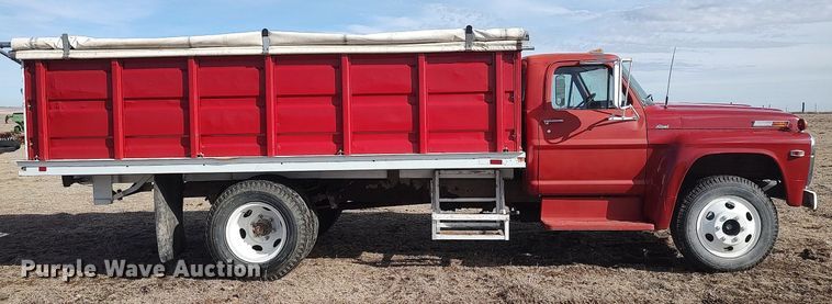 image for item GP9604 1970 Ford F600  grain truck
